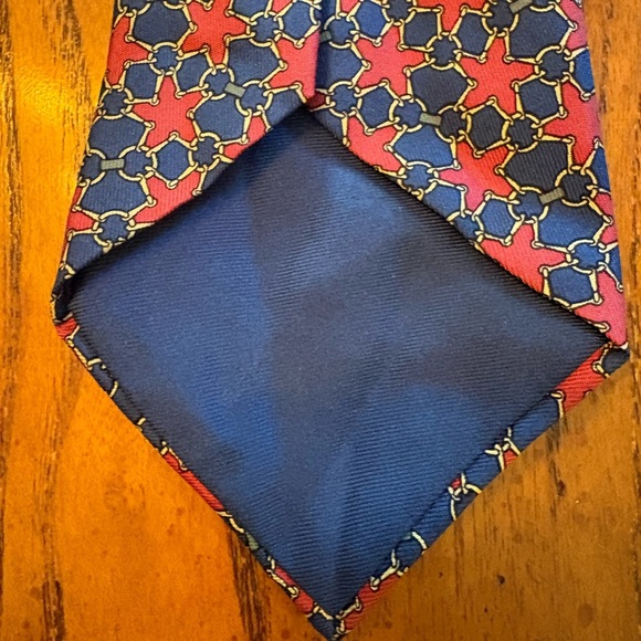 Hermés 100% Silk Stylish Blue and Red Patterned Men's Tie EUC! - Picture 5 of 8